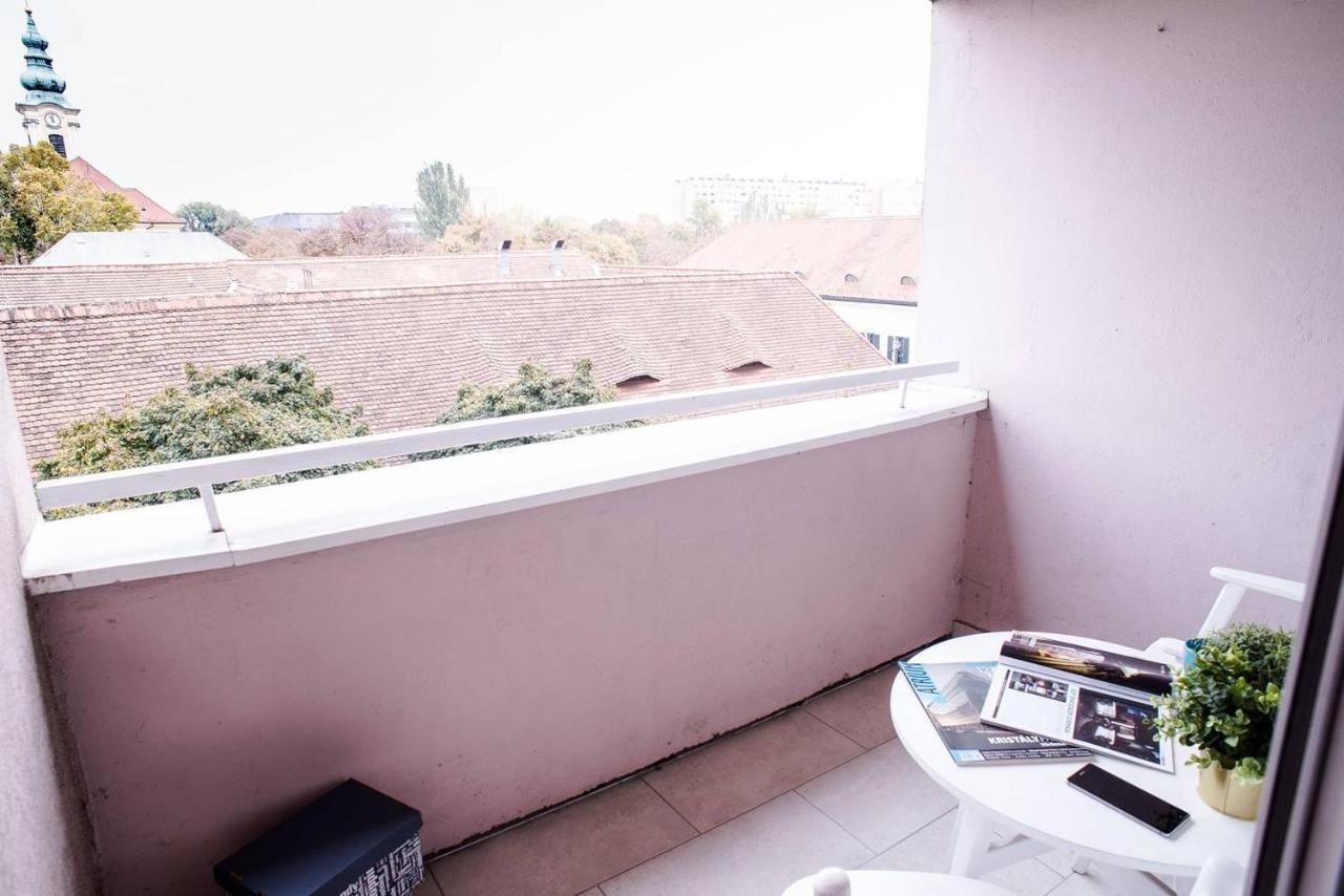 Peaceful, Cozy And New Apartment With Balcony Budapest Bagian luar foto