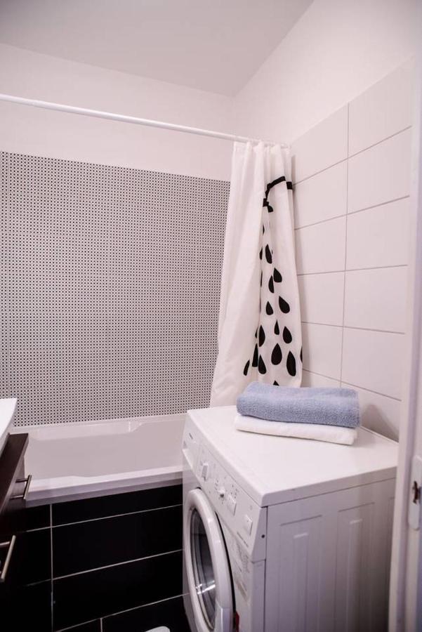 Peaceful, Cozy And New Apartment With Balcony Budapest Bagian luar foto