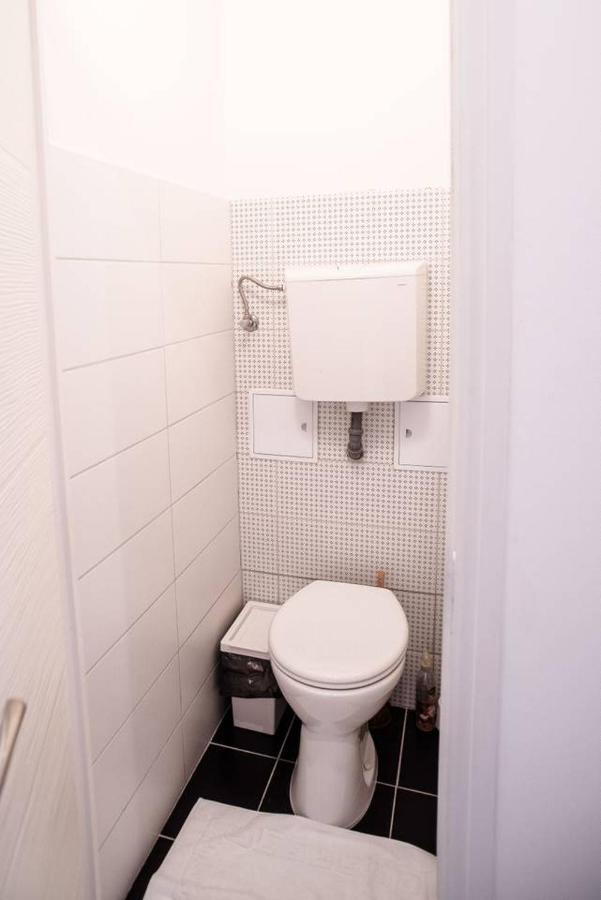 Peaceful, Cozy And New Apartment With Balcony Budapest Bagian luar foto